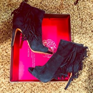 Vince Camuto size 7.5 navy suede peep toe boots